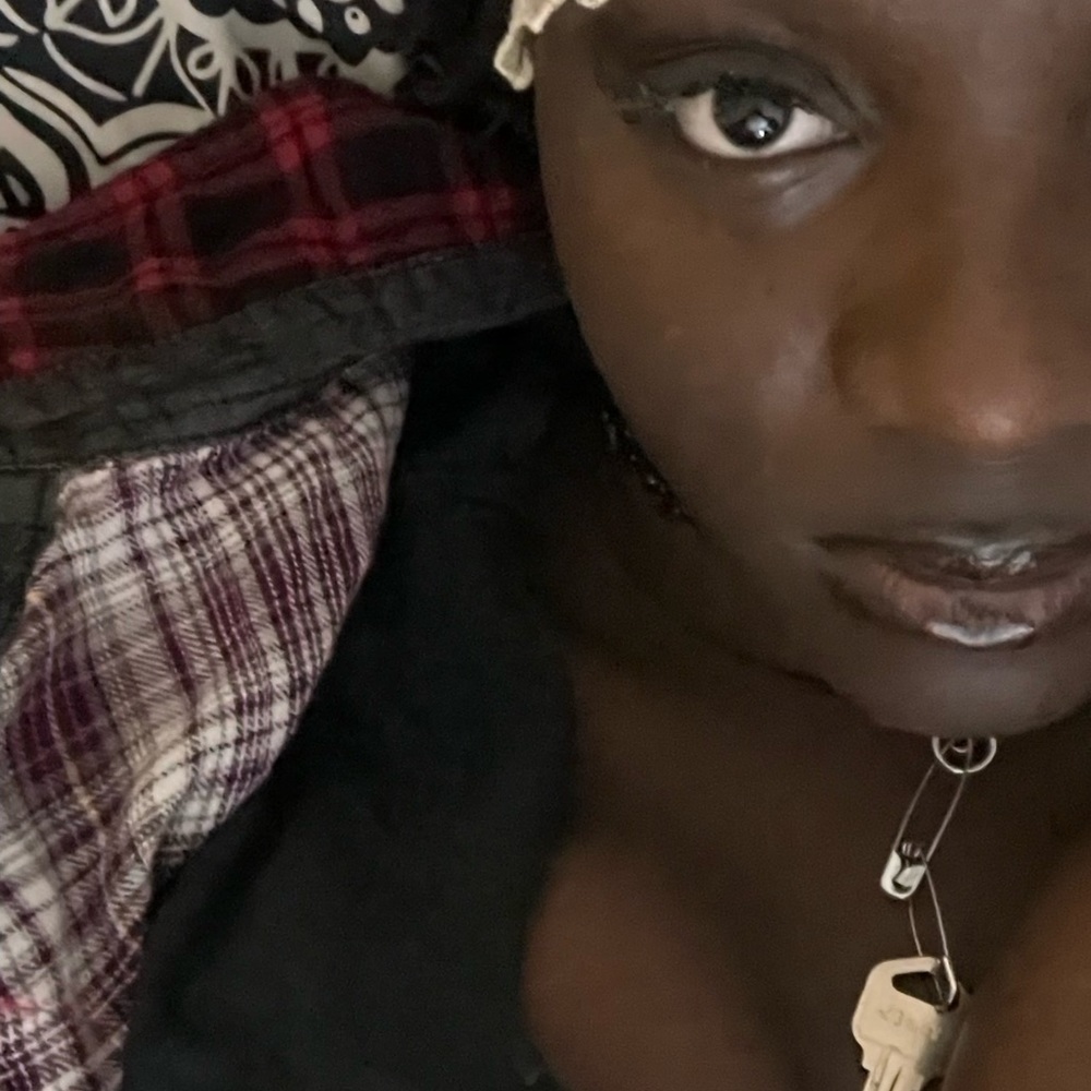 Meet your Posher, Ayesha